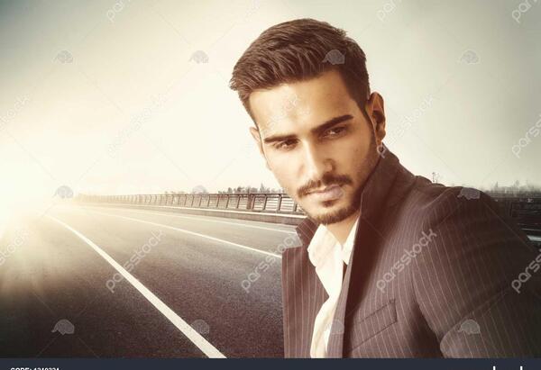 عکس آدم ایستاده