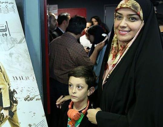 عکس الهام چرخنده و پسرش