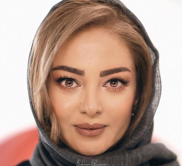 دانلود عکس های رزیتا غفاری