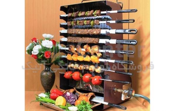 عکس کباب پز ایستاده ضیافت