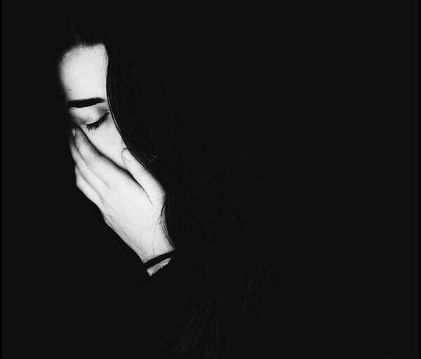 یه عکس غمگین بدون نوشته