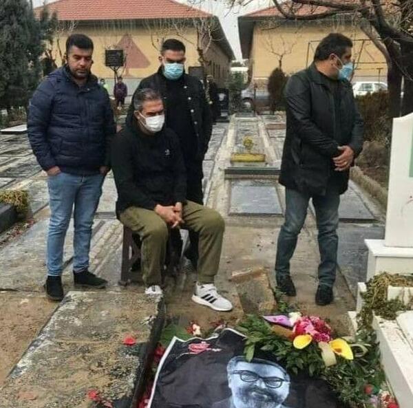عکس سنگ قبر مهرداد میناوند
