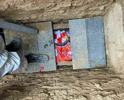 عکس سنگ قبر مهرداد میناوند