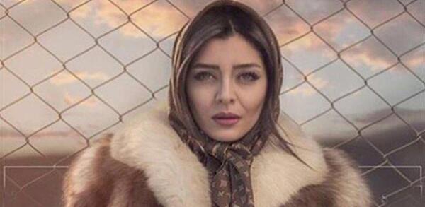 عکس ساره بیات با خواهرش
