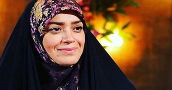 عکس بی حجاب الهام چرخنده در آرایشگاه