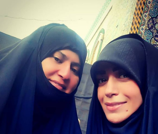 عکس بی حجاب الهام چرخنده در آرایشگاه