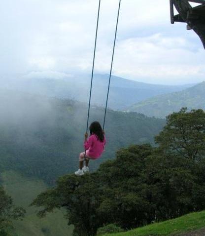 عکس دختر تنها روی کوه