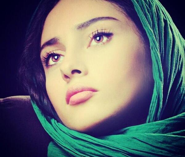 عکس نیمرخ ترلان پروانه