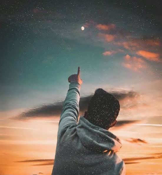 عکس پروفایل پسرانه فوتبال با ماه