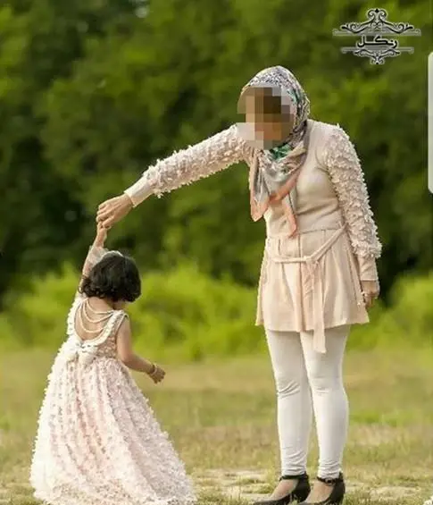مدل عکس گرفتن مادر دختری