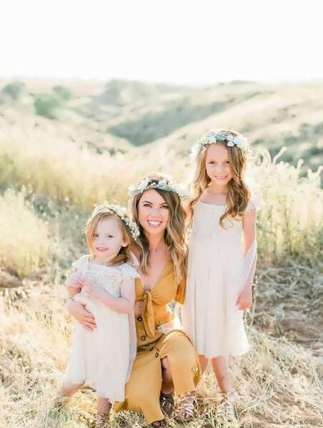 مدل عکس گرفتن مادر دختری