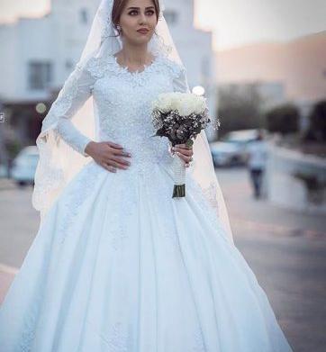 عکس ایستاده عروس