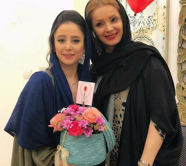عکس الناز حبیبی با مادرش
