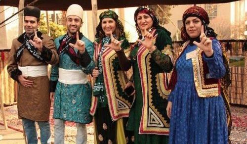 عکسهای فاطمه گودرزی با لباس محلی