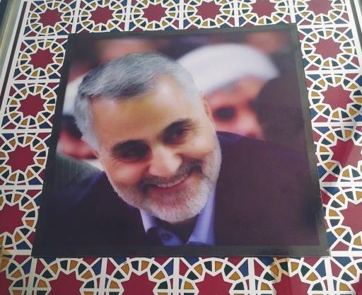 عکس حاج قاسم سلیمانی با لبخند