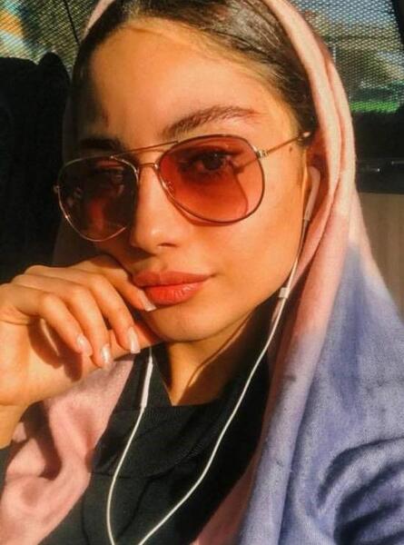 عکسهای ترلان پروانه با عینک دودی