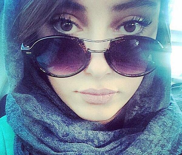 عکسهای ترلان پروانه با عینک دودی