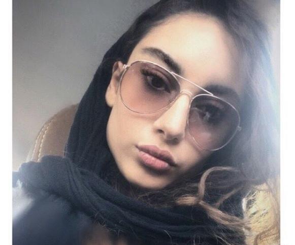 عکسهای ترلان پروانه با عینک دودی