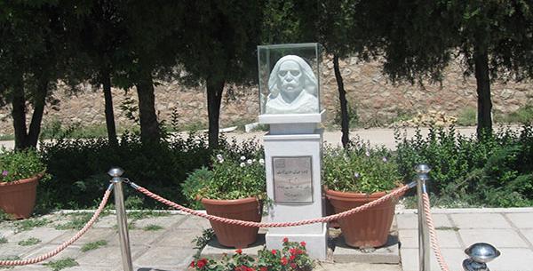 عکس سنگ قبر مهدی اخوان ثالث