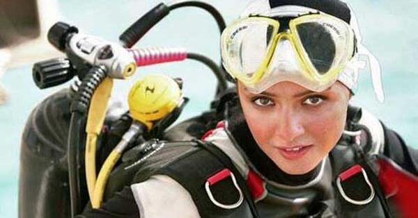 عکس ترانه علیدوستی با لباس شنا