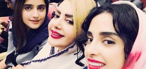 عکس الهه حصاری و خواهرش