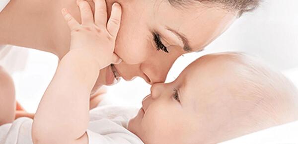 عکس دکتر مینا آزمون متخصص زنان