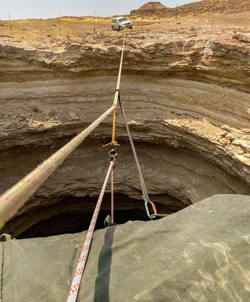 عکس و تصوير بئر برهوت من الداخل