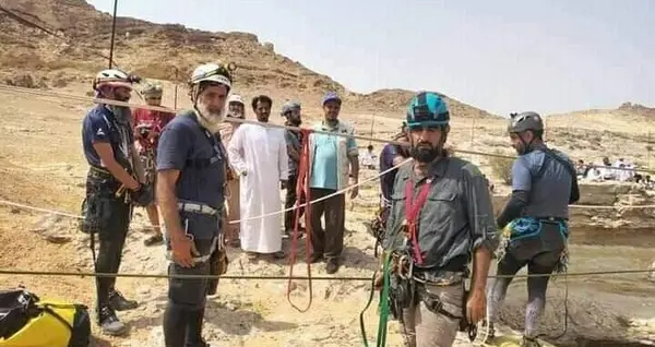 عکس و تصوير بئر برهوت من الداخل