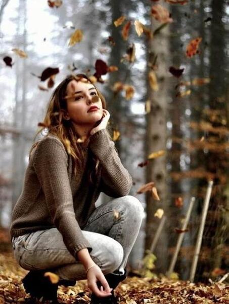 ژست عکس های پاییزی دخترانه