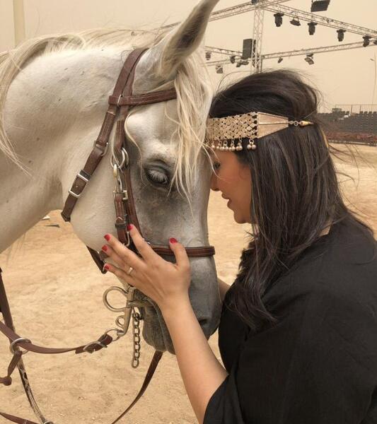 عکس پروفایل دختر و اسب