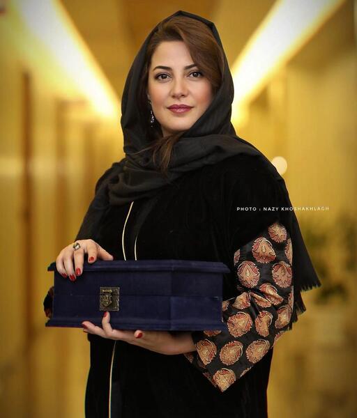 عکس گوشی طناز طباطبایی