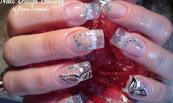 عکس کاشت ناخن شیشه ای