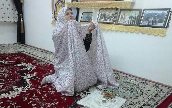 عکس در حال دعا
