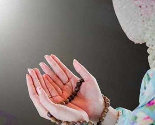 عکس در حال دعا