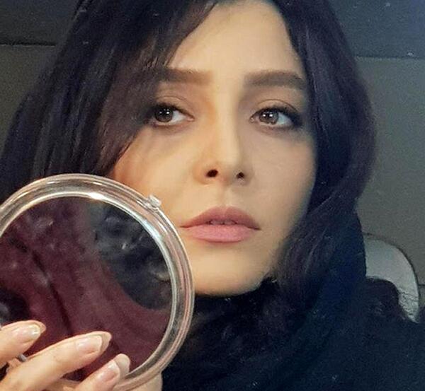 عکس ساره بیات در فیلم یک مشت پر عقاب
