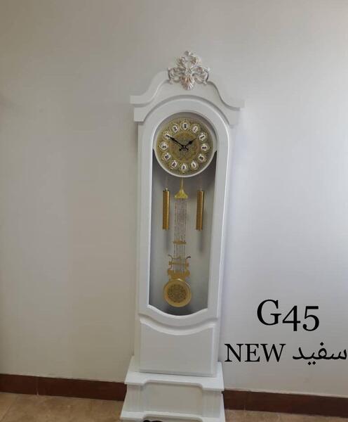 عکس ساعت ایستاده سفید