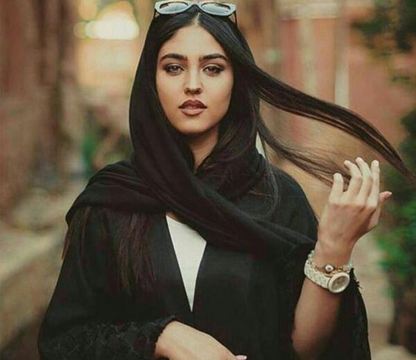 عکس دختر خوشگل با لباس مشکی