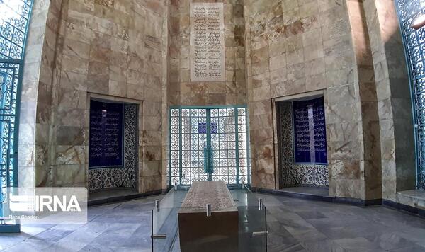 عکس سنگ قبر سعدی