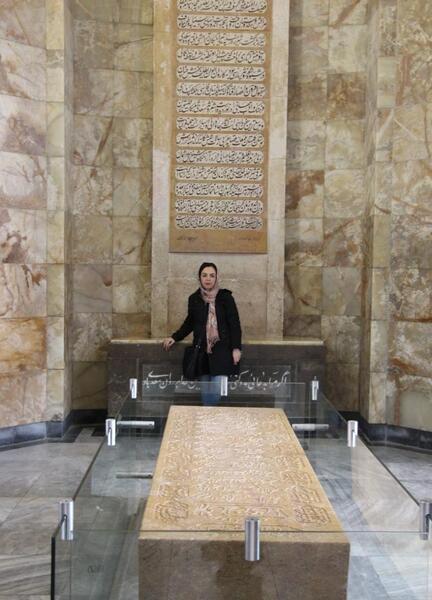 عکس سنگ قبر سعدی