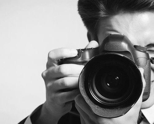 عکس عکاس در حال عکاسی