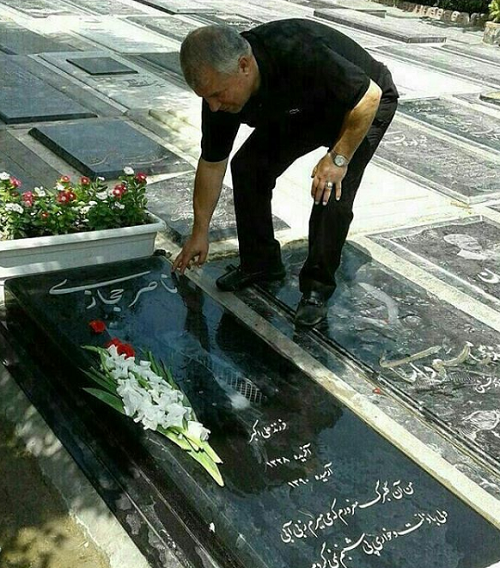 عکس قبر ناصر حجازی