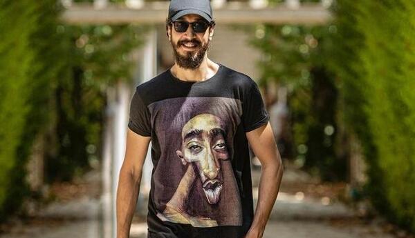 عکس بهرام افشاری در خارج
