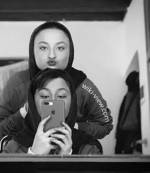 عکس های سارا و نیکا بی حجاب