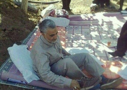 عکس در حال استراحت
