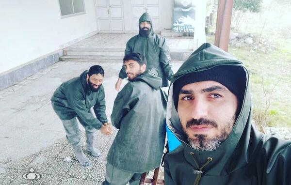 غسال عکس حسن جوهرچی در غسالخانه