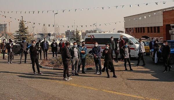 عکس علی انصاریان در بیمارستان فرهیختگان