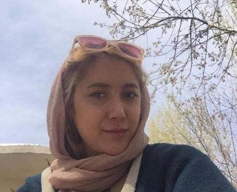 عکس فریبا نادری و خواهرش