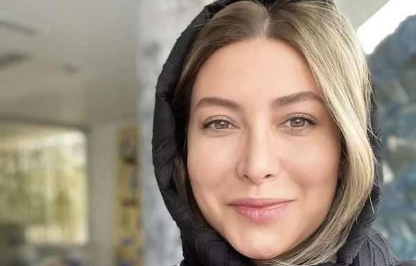 عکس فریبا نادری و خواهرش