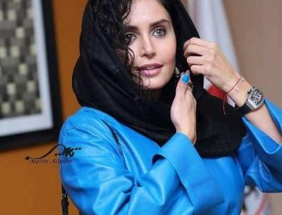 عکس الناز شاکردوست و کارگردان در استخر