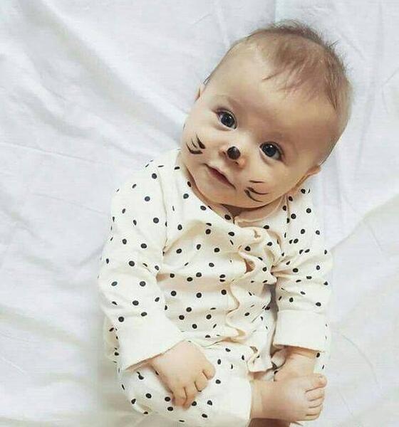 عکس ماهگرد نوزاد با عروسک